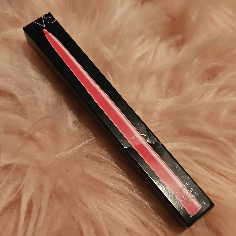 🆕️RARE Victoria's Secret Tickled Pink Lip Liner